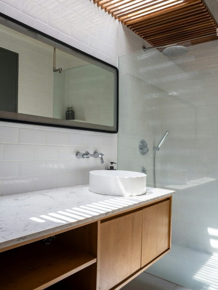 Hotel Public Area Supervisor Job Description: Free Template, Duties & Hiring Test 1 Clean hotel bathroom with sink mirror and shower