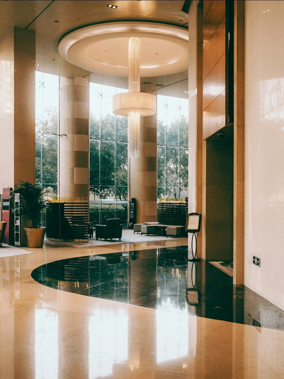 Hotel Mini Bar Attendant Hiring: 7 Checks
