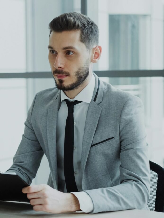 Hotel Walk-In Interview Guide: Documents, Tips and Questions 1 Job candidate discussing their experience during an interview